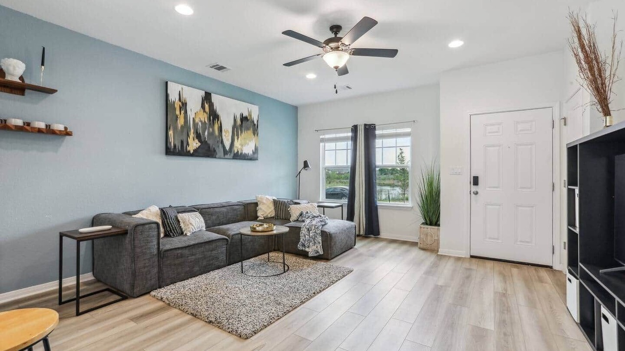 Photo of Livingroom in Pflugerville
