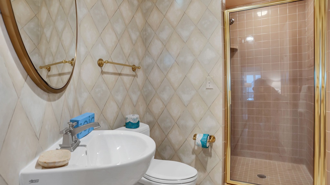 Photo of Bathroom in Beach Lagoon