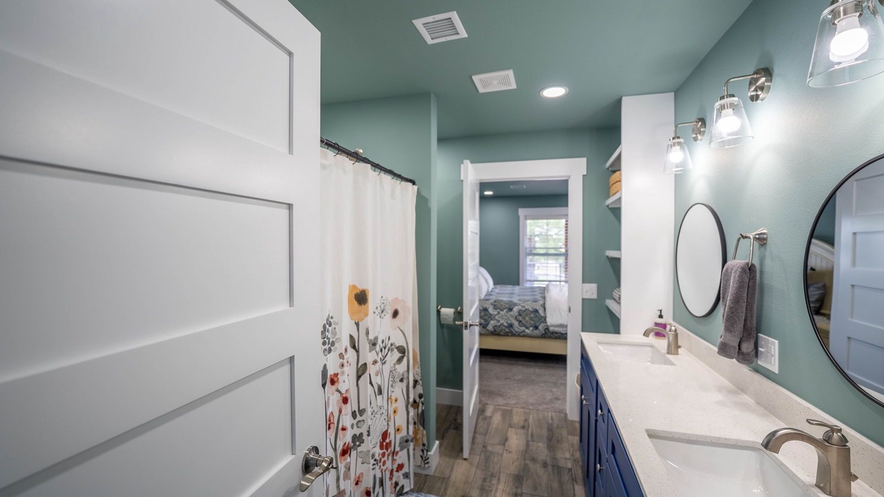 Photo of Bathroom in Vinita