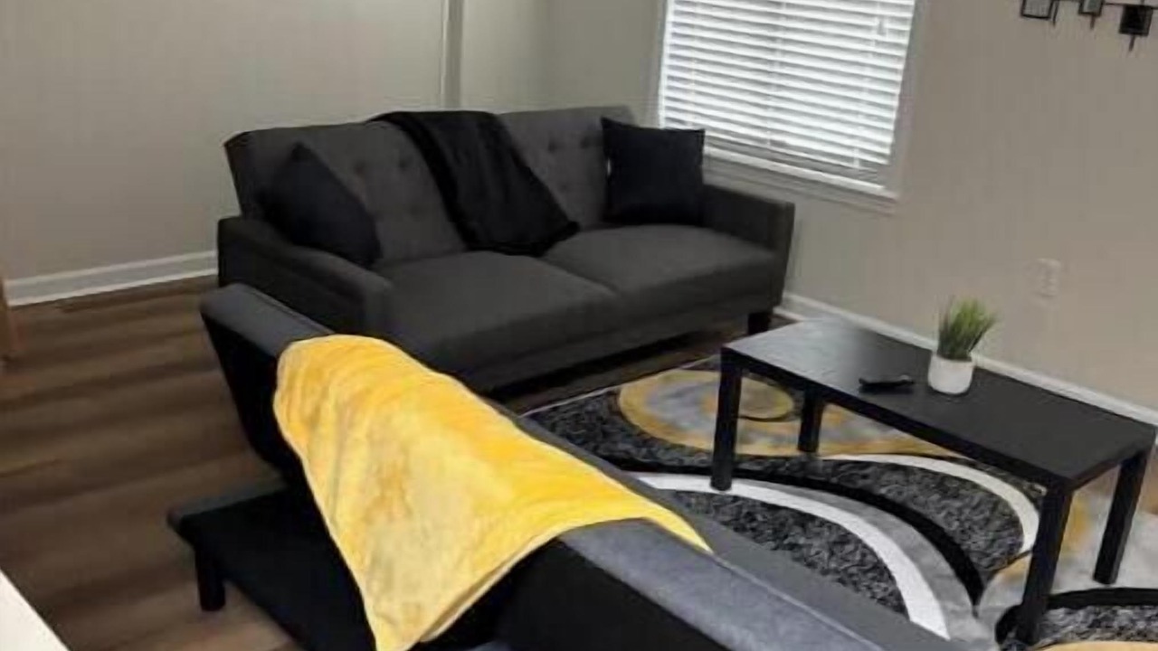 Photo of Livingroom in Five Points
