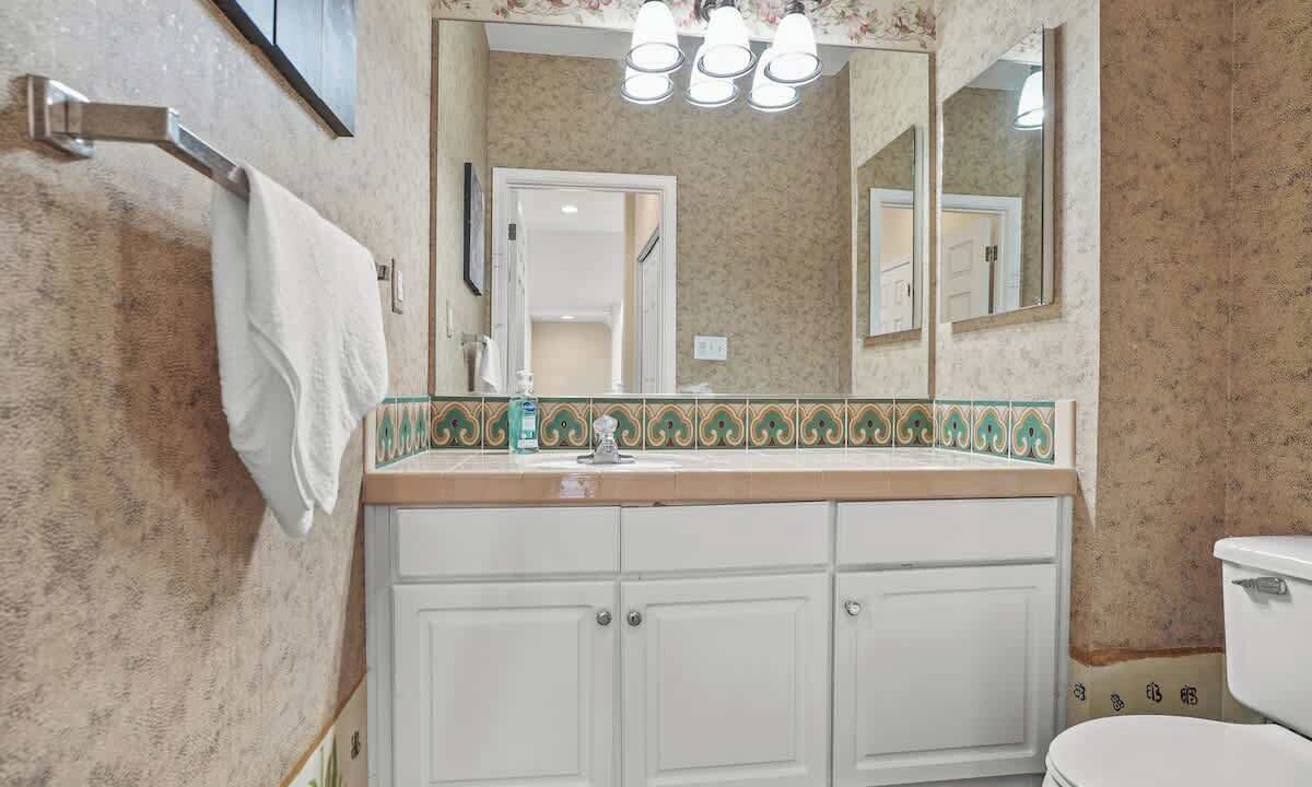 Photo of Bathroom in Little Hollywood