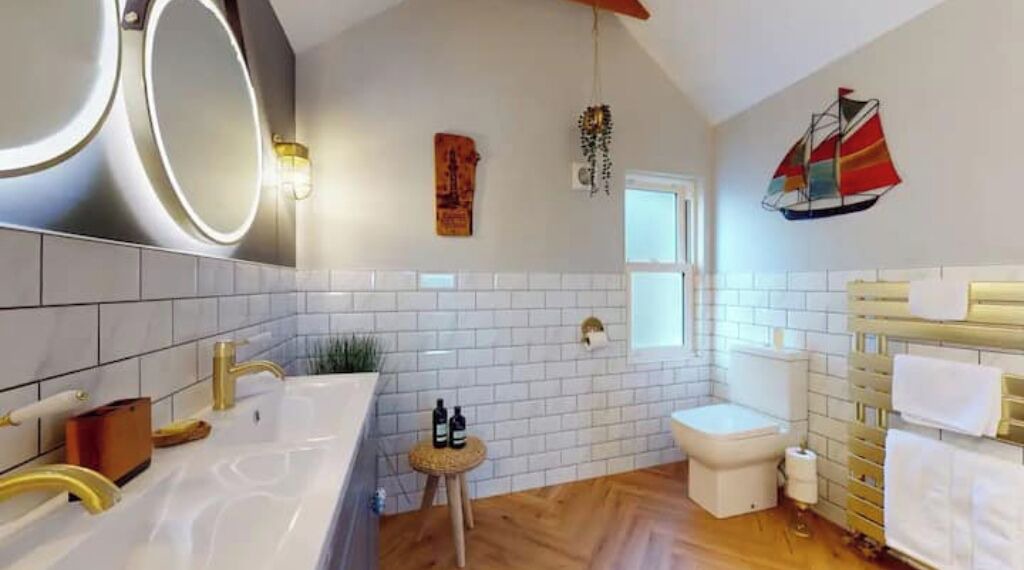 Photo of Bathroom in Mumbles