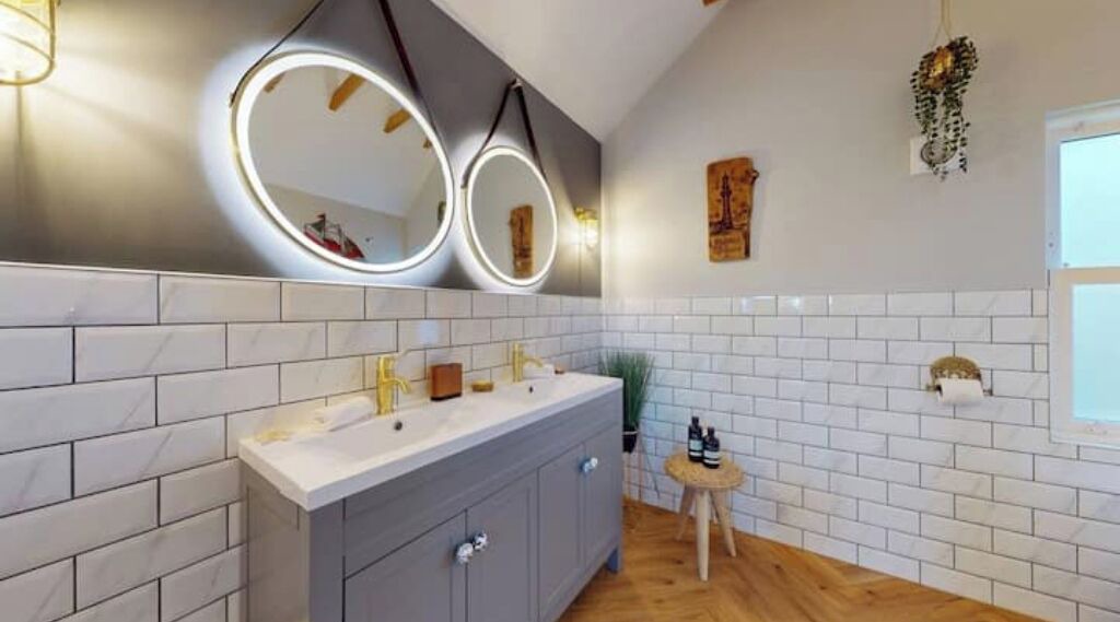 Photo of Bathroom in Mumbles