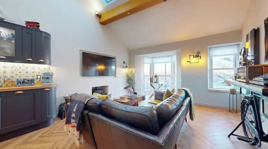 Photo of Livingroom in Mumbles