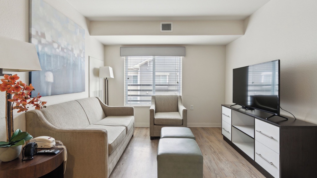 Photo of Livingroom in Far North Central