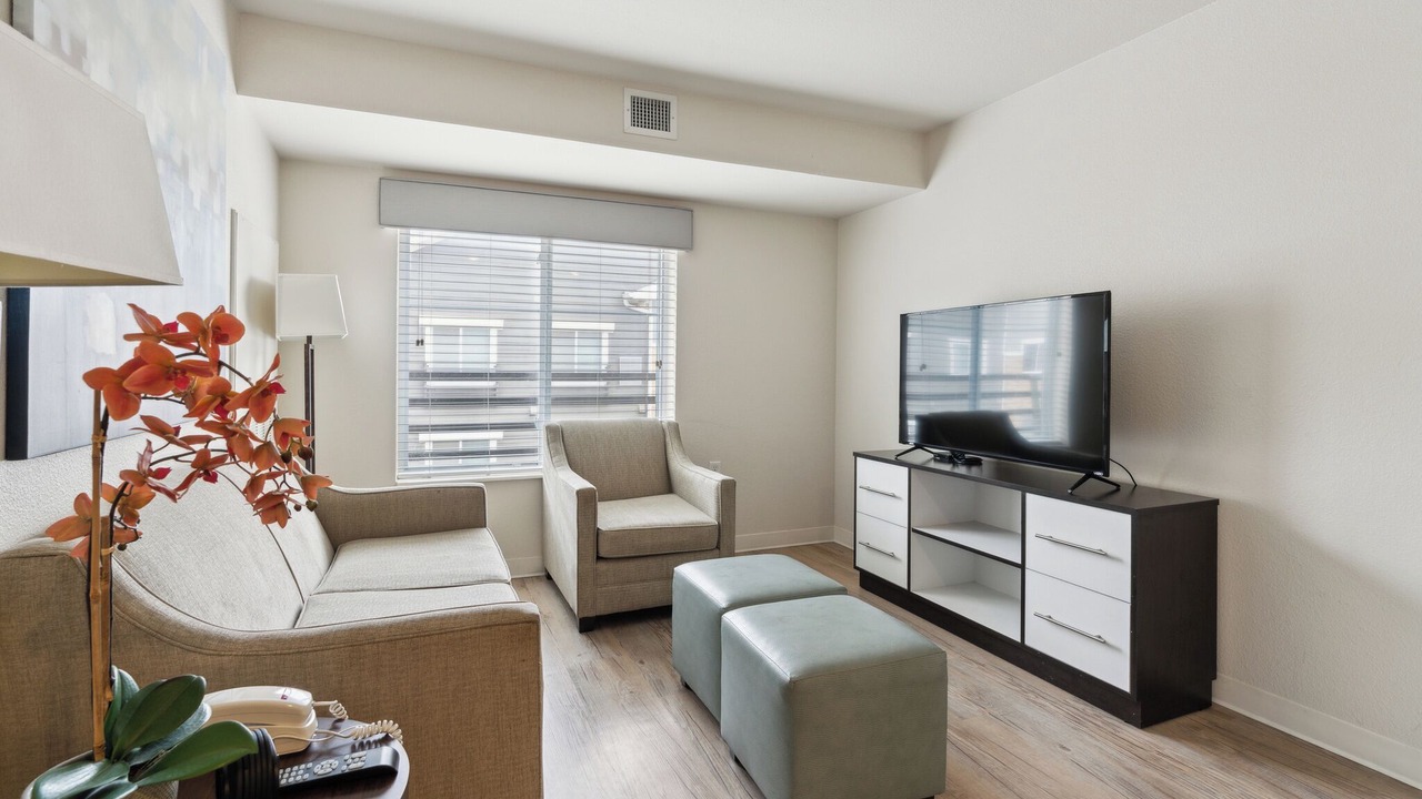 Photo of Livingroom in Far North Central