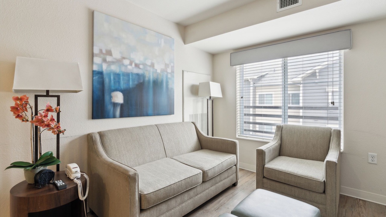 Photo of Livingroom in Far North Central