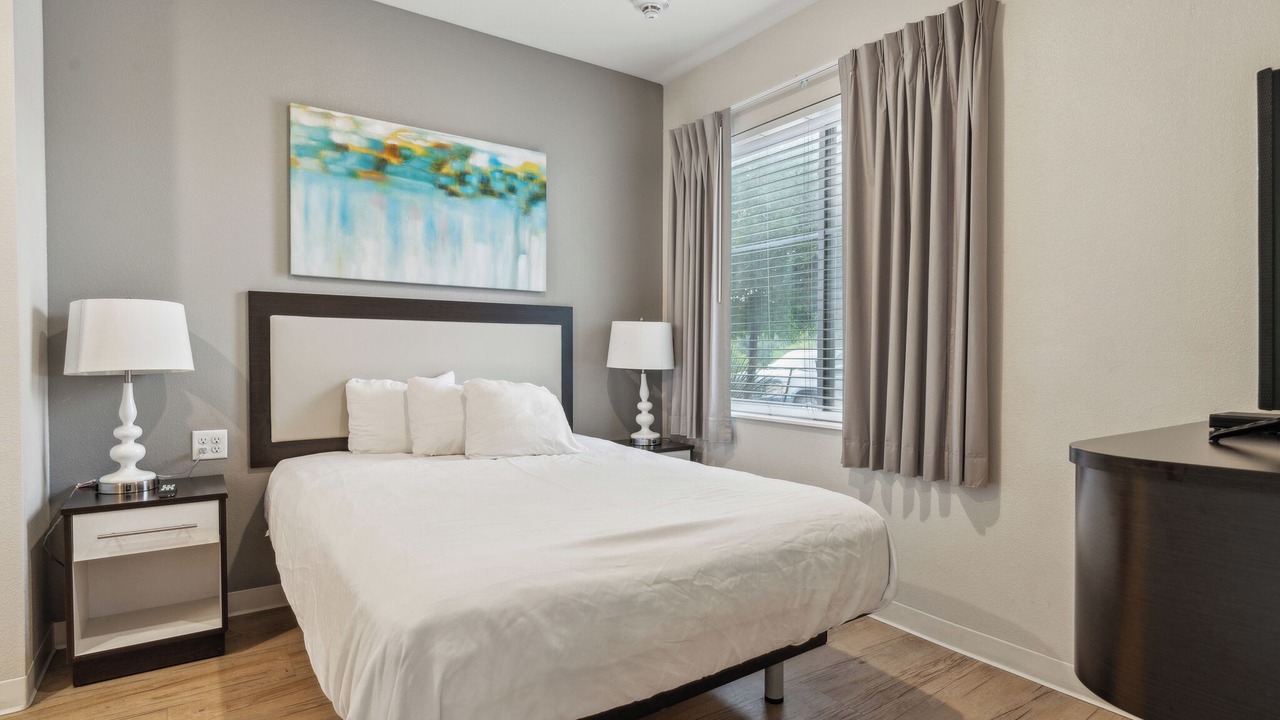 Photo of Bedroom in Far North Central