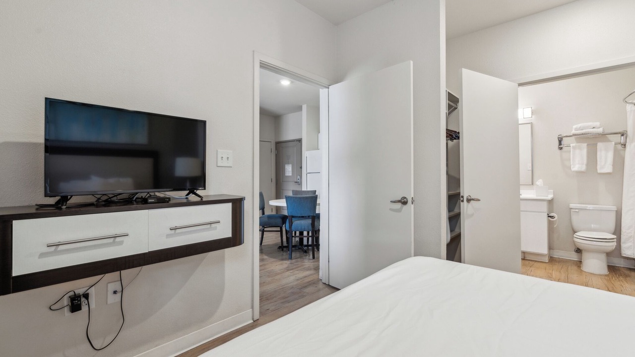 Photo of Bedroom in Far North Central