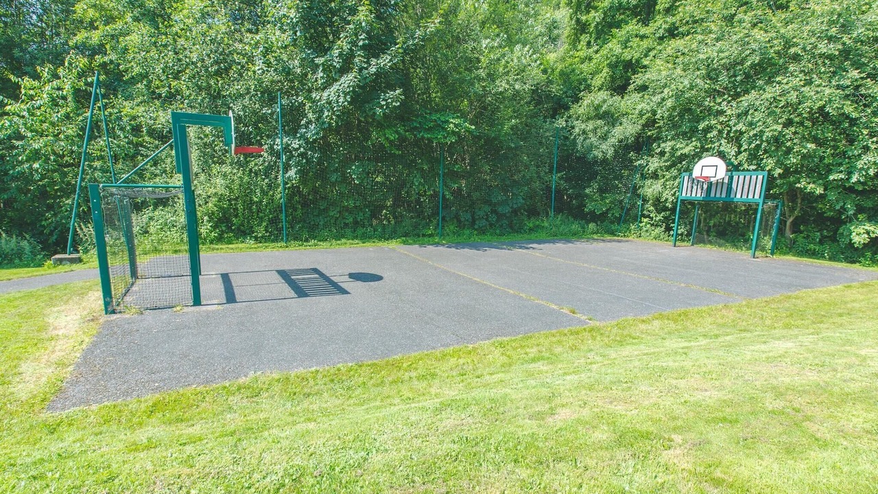 Photo of Others in Saales