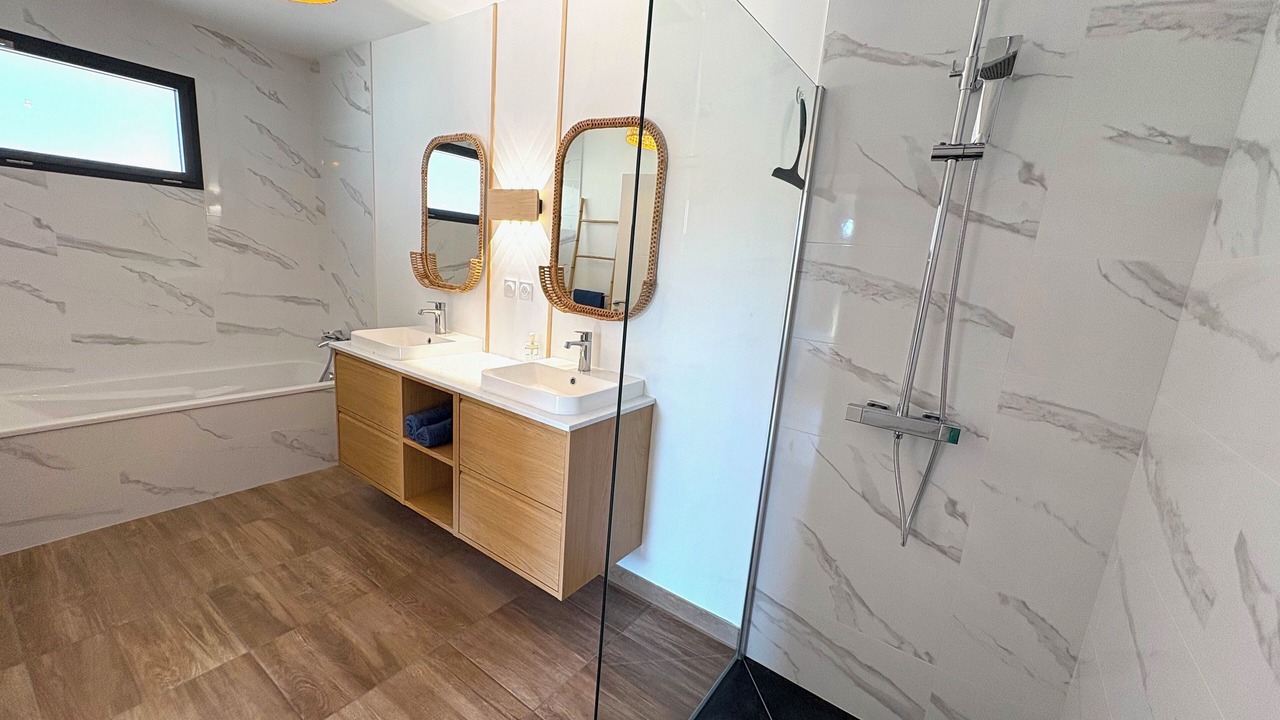 Photo of Bathroom in Carantec