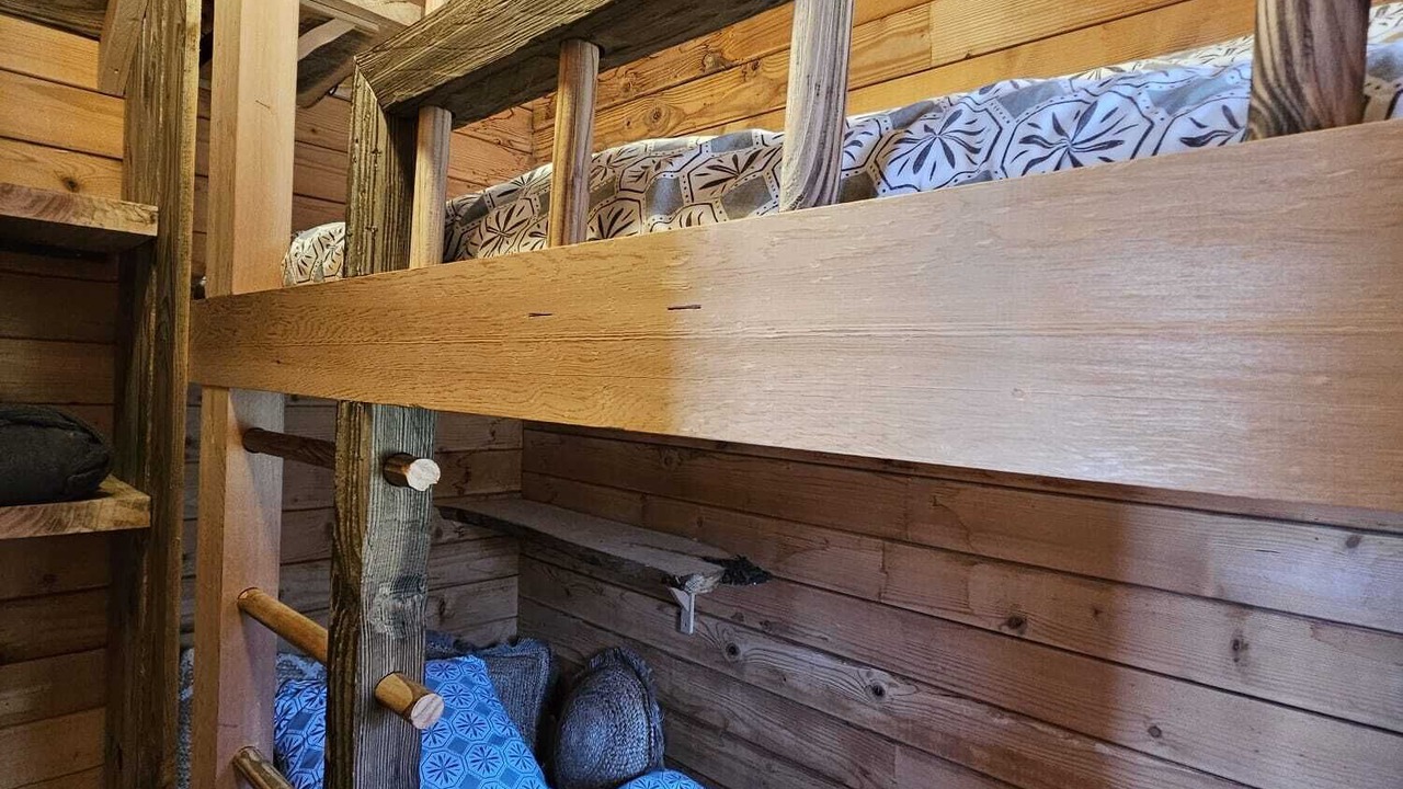 Photo of Bedroom in La Bussiere-sur-Ouche