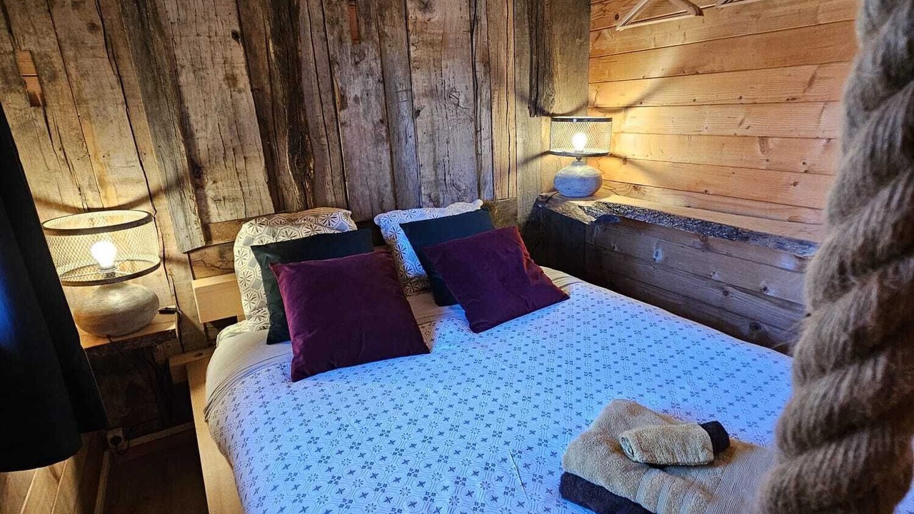 Photo of Bedroom in La Bussiere-sur-Ouche