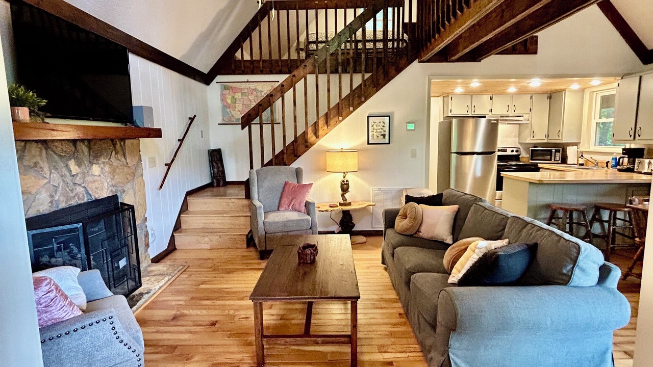 Photo of Livingroom in Almond
