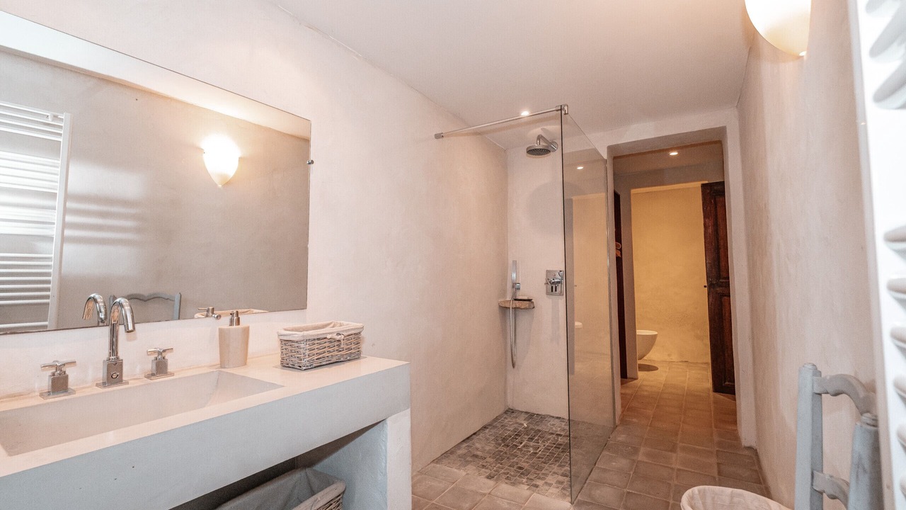 Photo of Bathroom in Saint-Michel-de-Vax