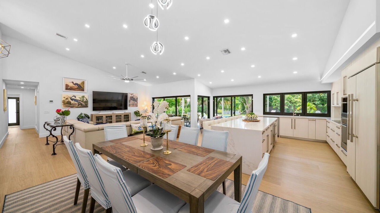 Photo of Others in Lake Ida Shores