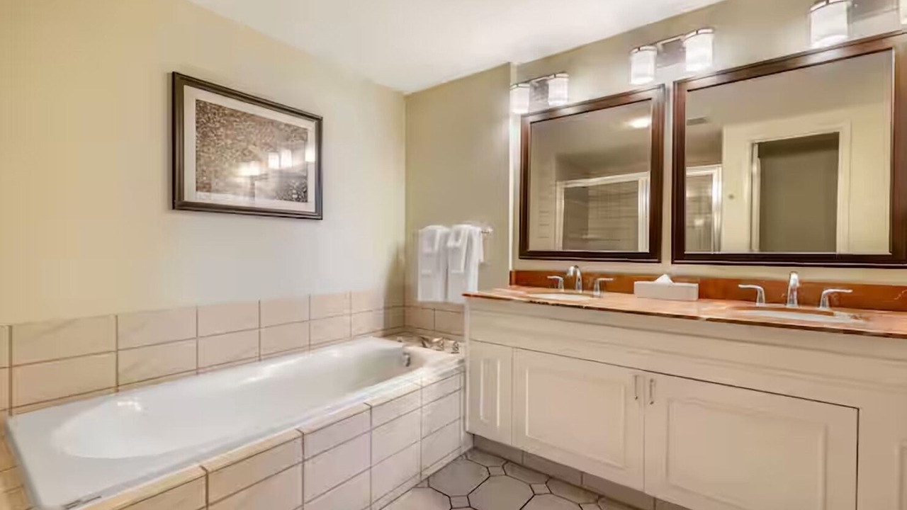 Photo of Bathroom in Poipu