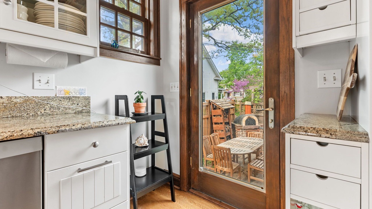 Photo of Outdoor in Linden Hills