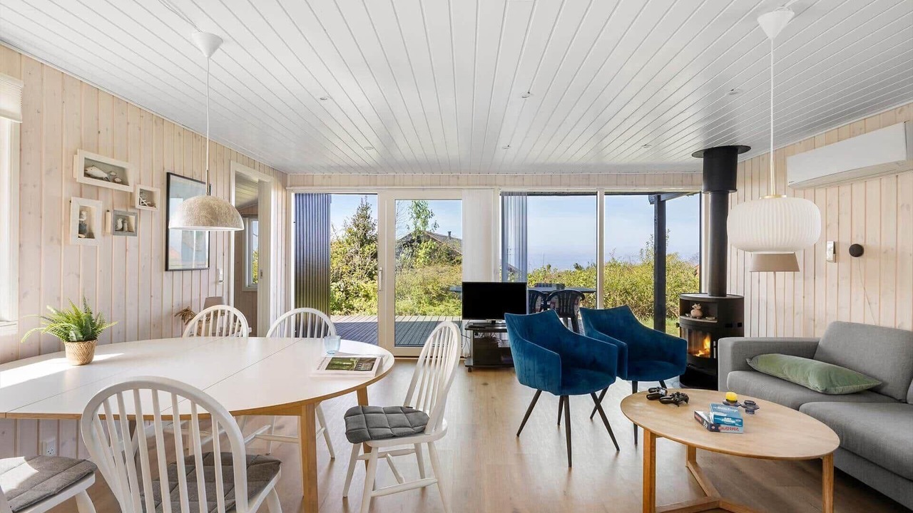 Photo of Others in Vang