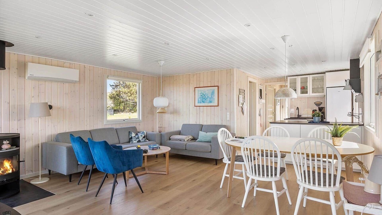 Photo of Others in Vang