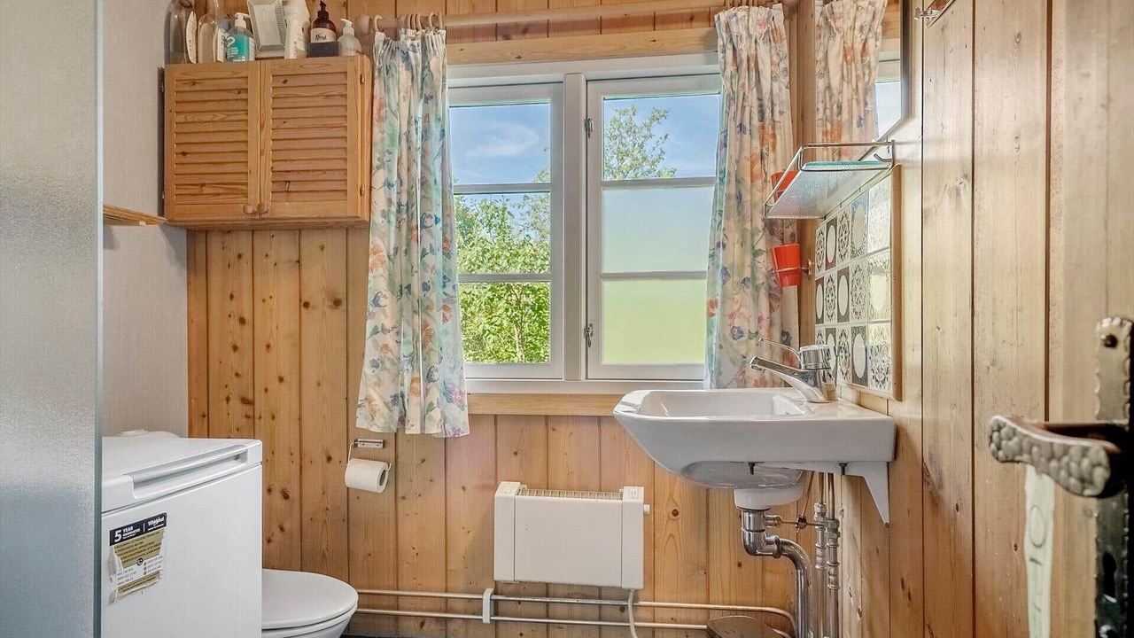 Photo of Bathroom in Bog By