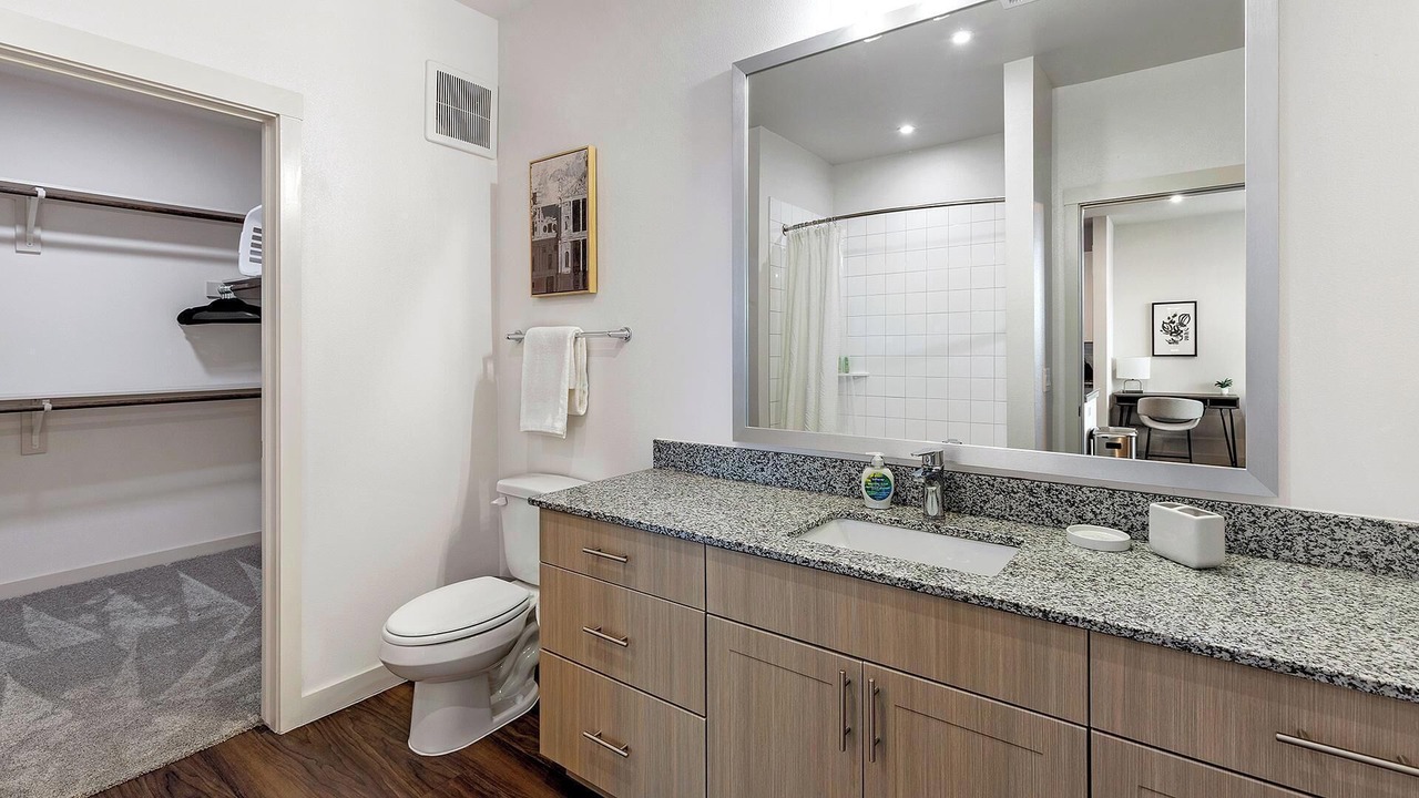 Photo of Bathroom in Fate