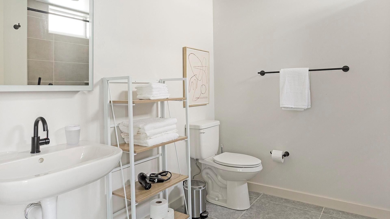 Photo of Bathroom in Norris Square