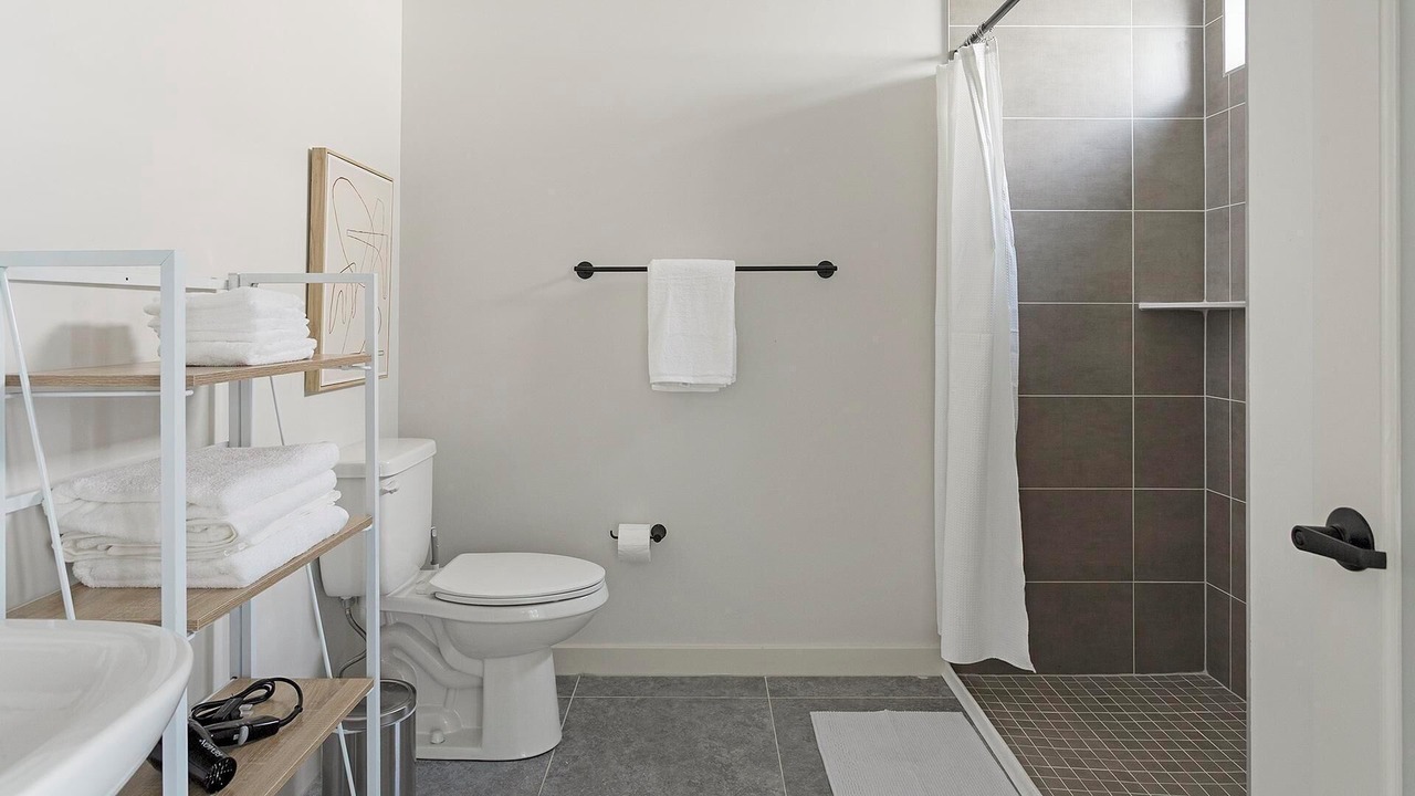 Photo of Bathroom in Norris Square