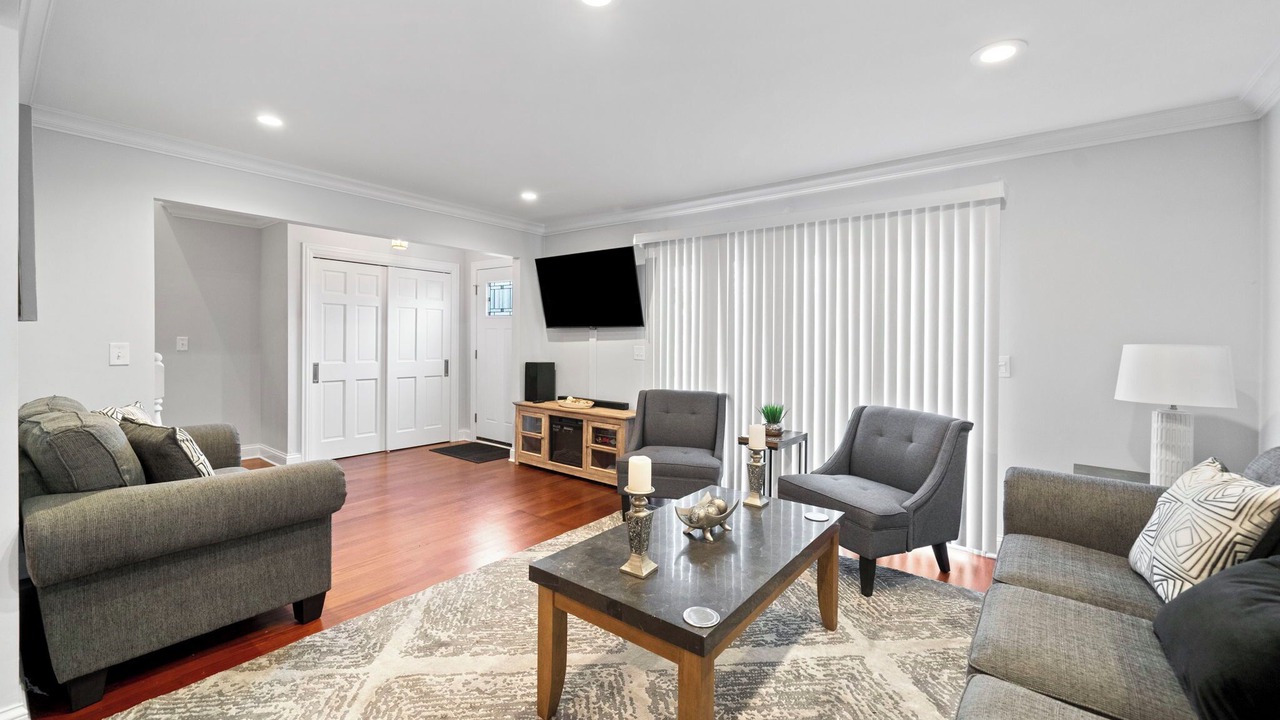 Photo of Livingroom in St. Charles