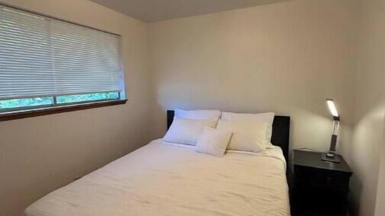 Photo of Bedroom in Seattle Metro Area