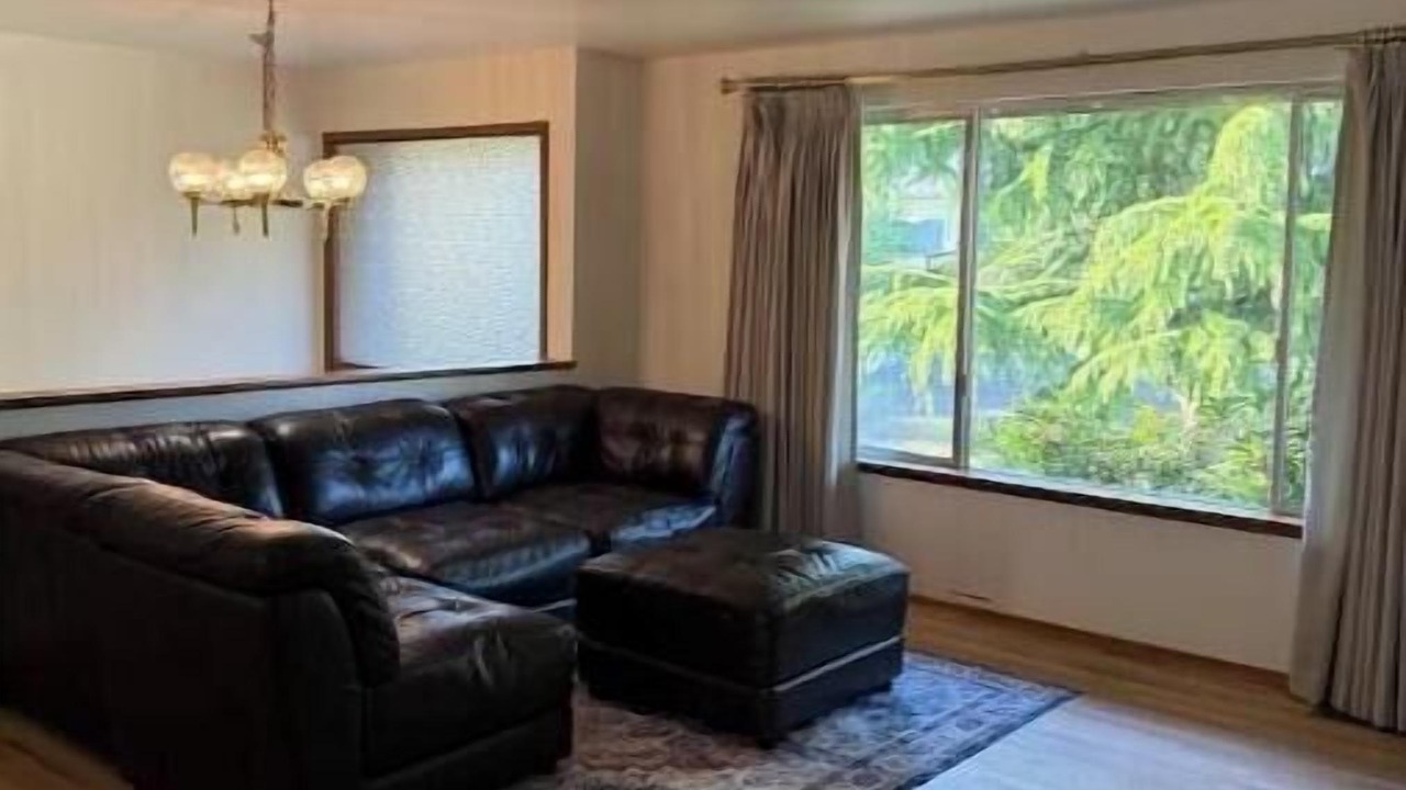 Photo of Livingroom in Seattle Metro Area