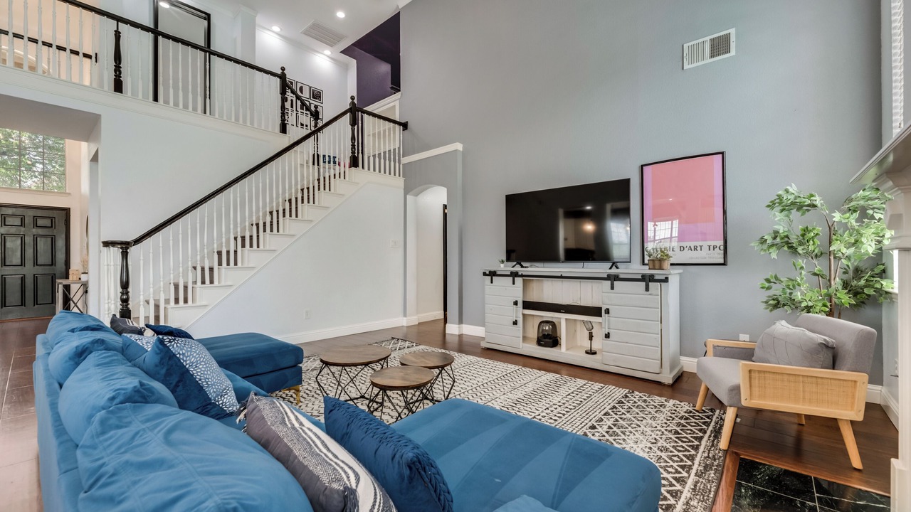Photo of Livingroom in Northwest Carrollton
