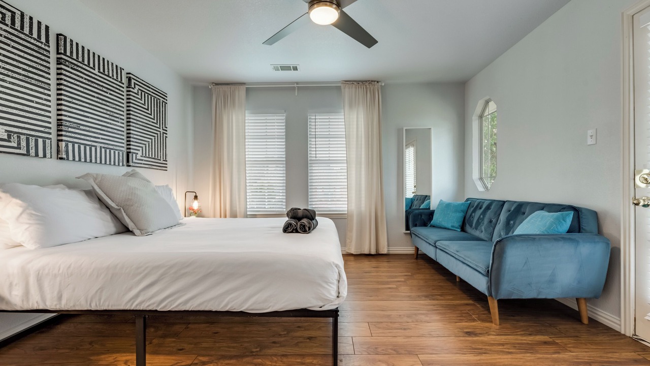 Photo of Bedroom in Northwest Carrollton