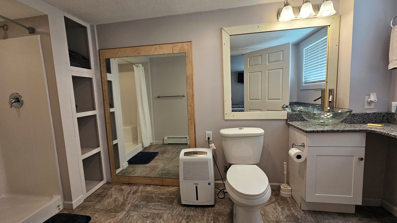 Photo of Bathroom in Confluence