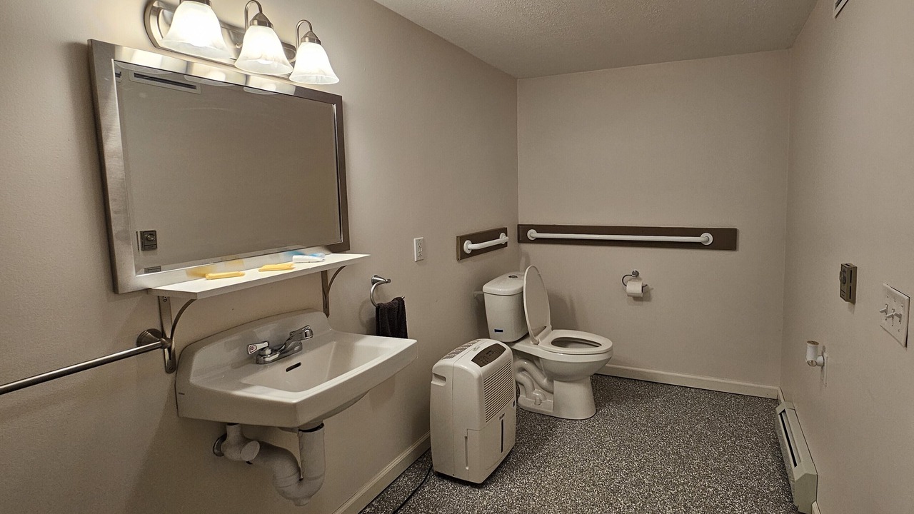 Photo of Bathroom in Confluence