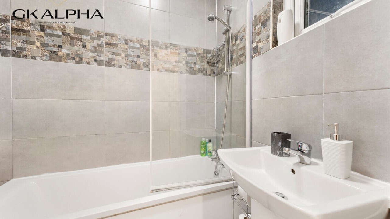 Photo of Bathroom in Reading City Centre