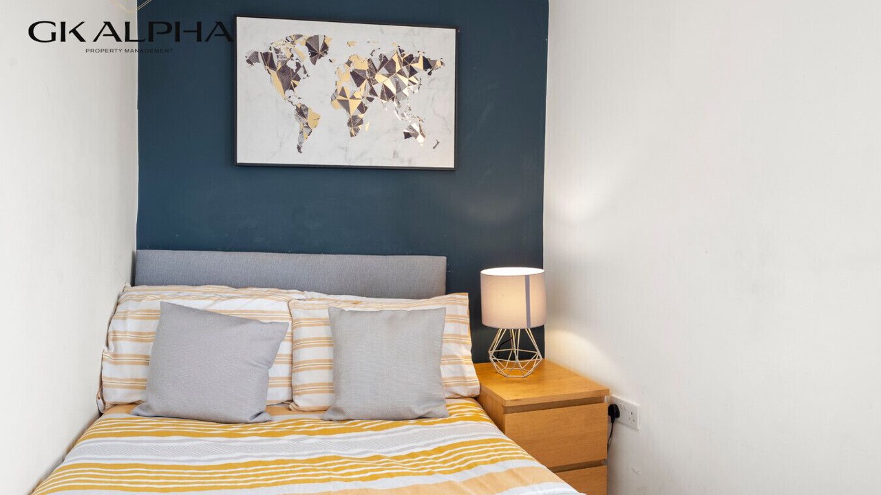 Photo of Bedroom in Reading City Centre