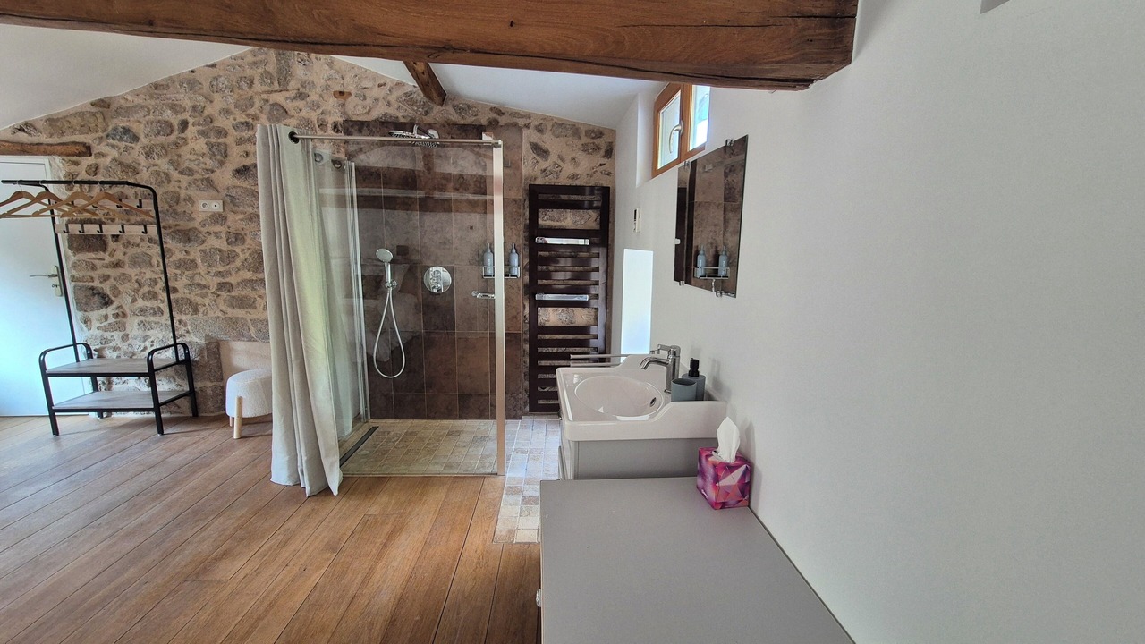 Photo of Bathroom in Mortagne-sur-Sevre