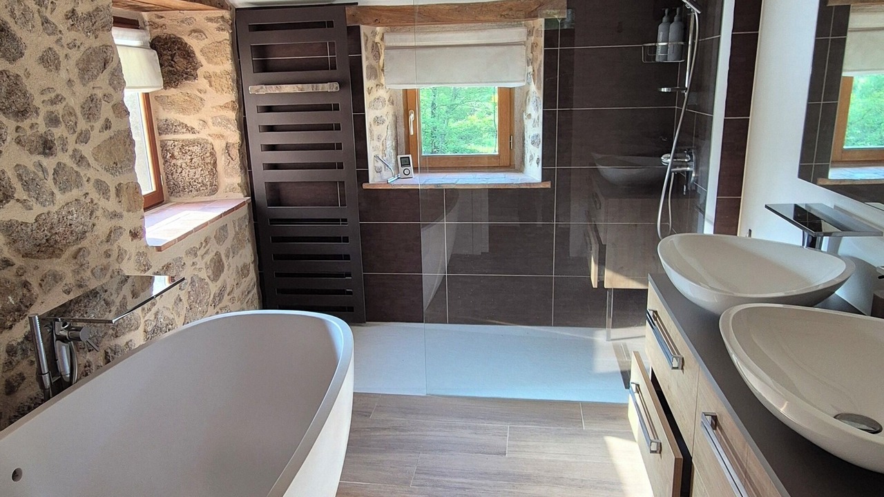 Photo of Bathroom in Mortagne-sur-Sevre