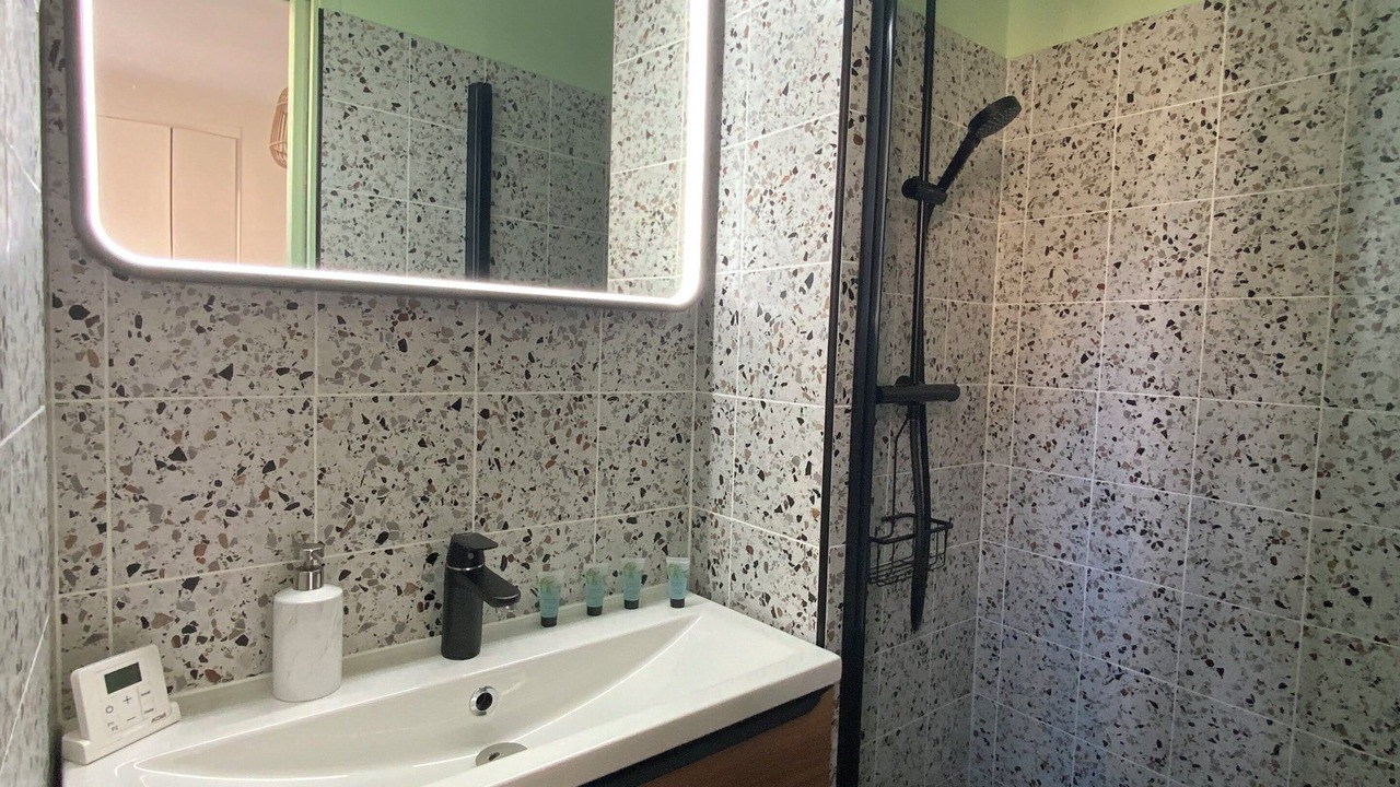 Photo of Bathroom in Quartier de la Salpetriere