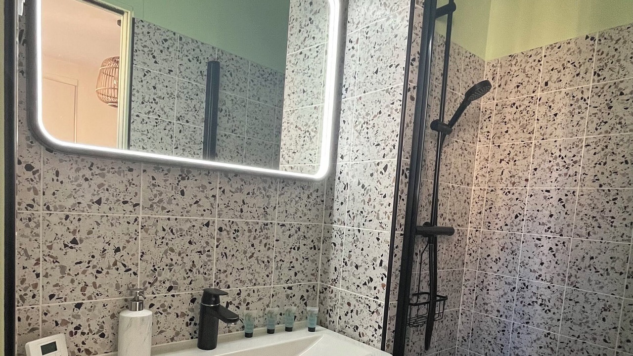 Photo of Bathroom in Quartier de la Salpetriere