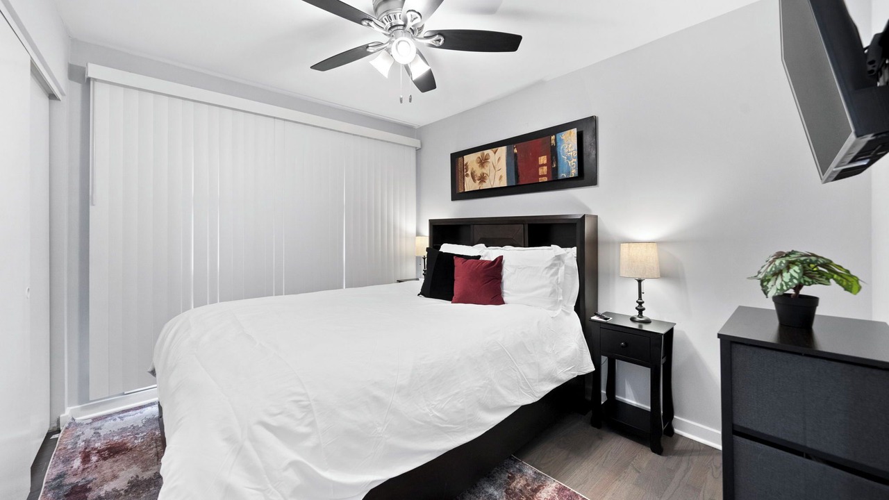 Photo of Bedroom in Lombard