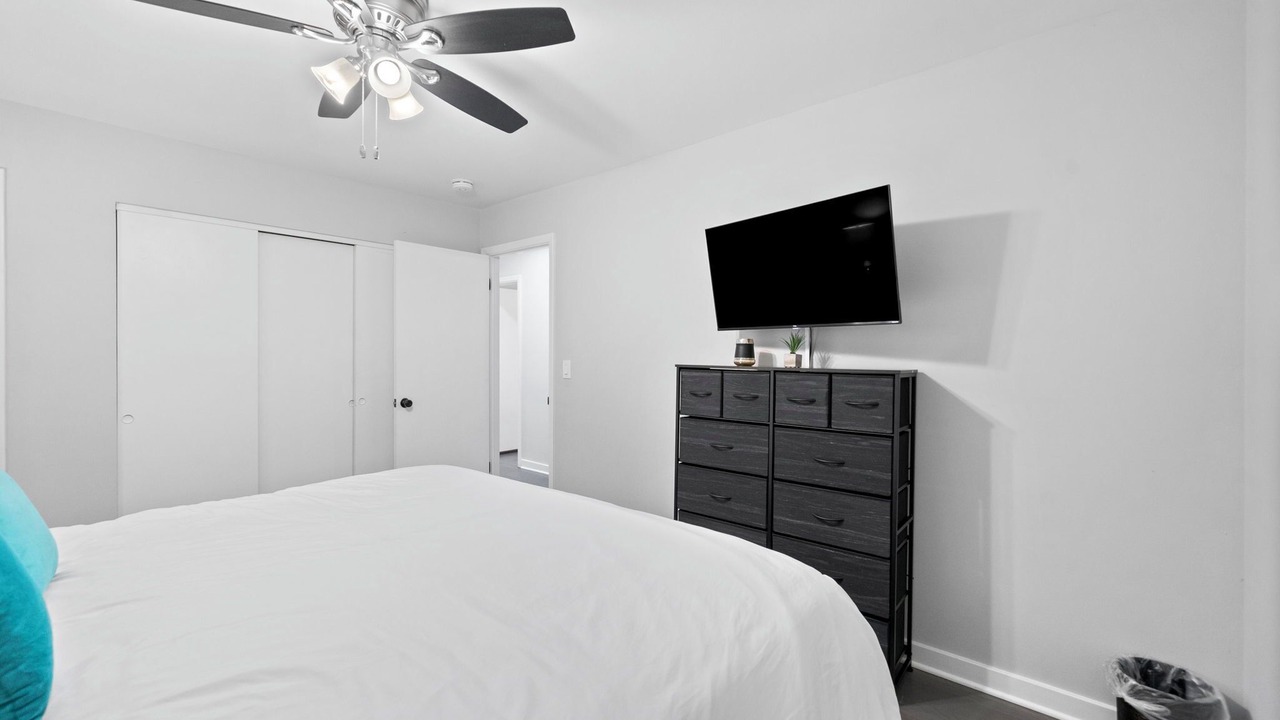 Photo of Bedroom in Lombard