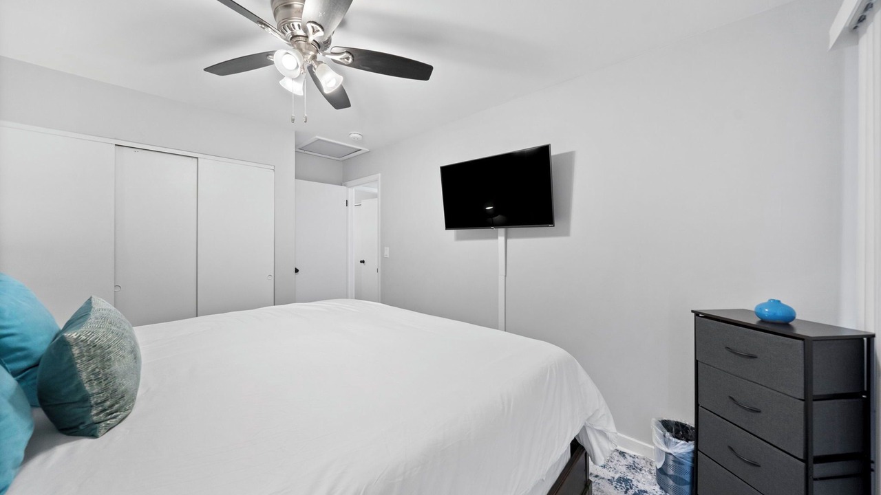 Photo of Bedroom in Lombard