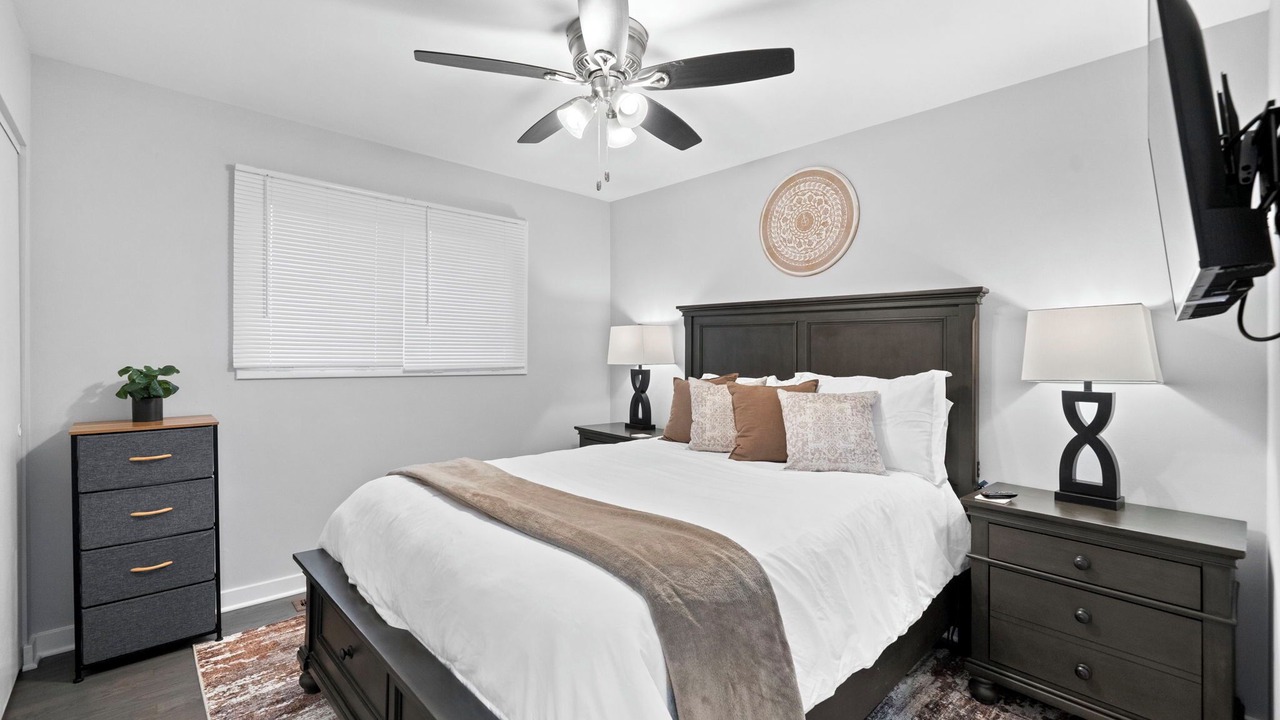 Photo of Bedroom in Lombard