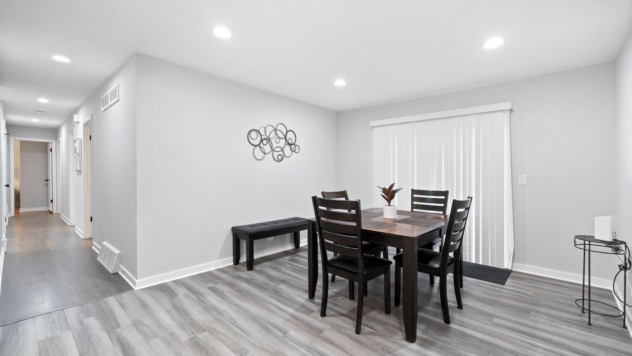 Photo of Others in Lombard