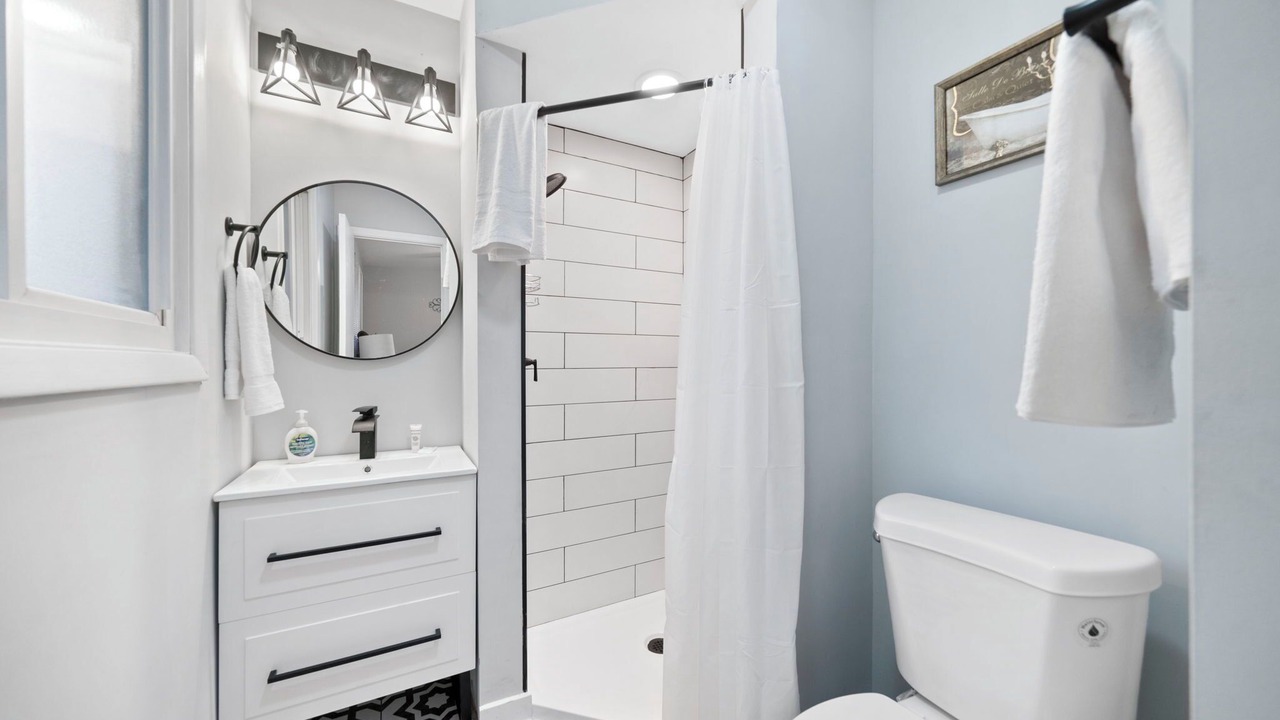 Photo of Bathroom in Lombard