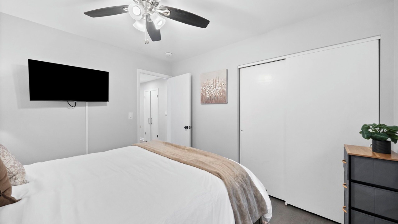 Photo of Bedroom in Lombard