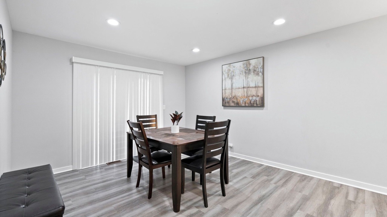 Photo of Others in Lombard