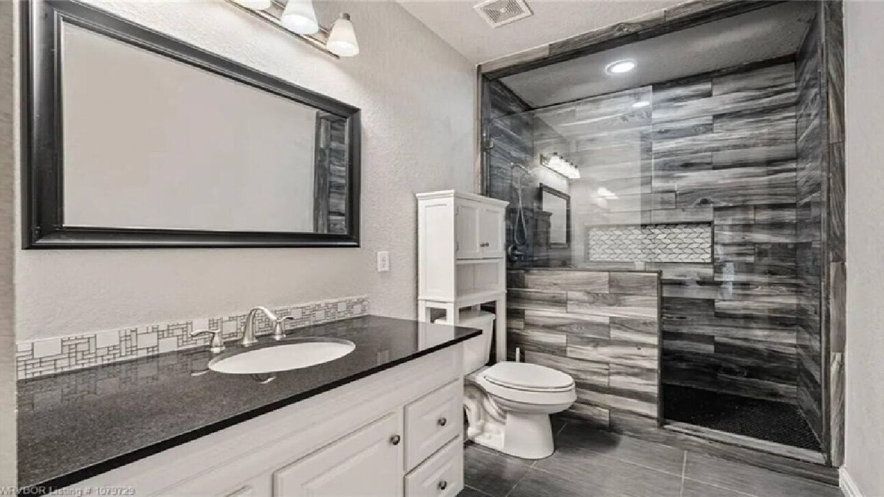 Photo of Bathroom in Summerfield